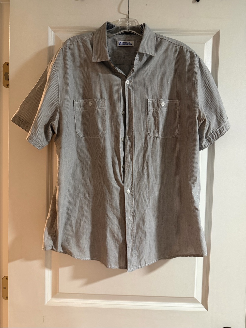 Michael Brandon Short Sleeve Button-Down Shirt in Light Gray